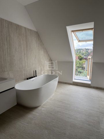 Eladó ikerház, Budapesten, II. kerületben 345 M Ft, 4 szobás