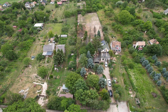 Eladó családi ház, Tatán 46.99 M Ft, 3 szobás