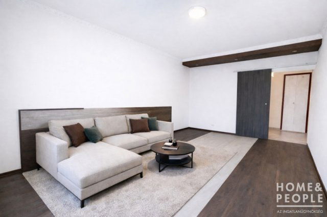 Eladó téglalakás, Szegeden 57.5 M Ft, 3 szobás