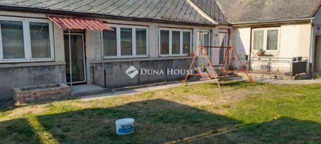Eladó családi ház, Zámolyon 39.99 M Ft, 3 szobás