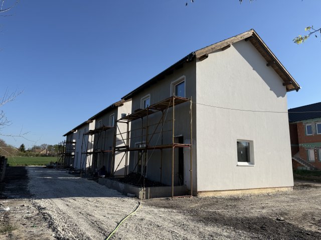 Eladó sorház, Bicskén 69.9 M Ft, 3 szobás / költözzbe.hu