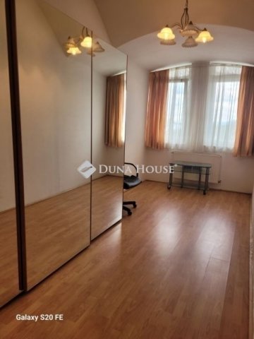 Eladó téglalakás, Vecsésen 72.9 M Ft, 4 szobás