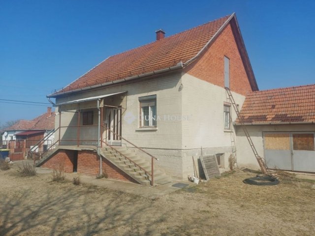 Eladó családi ház, Izsákon 37.5 M Ft, 3 szobás