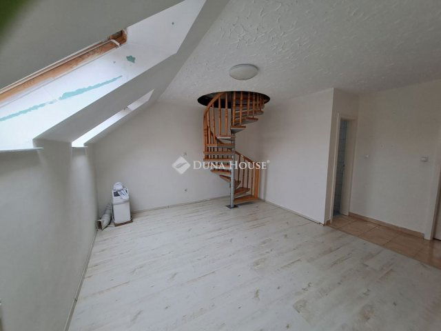 Kiadó téglalakás, albérlet, Szombathelyen 200 E Ft / hó