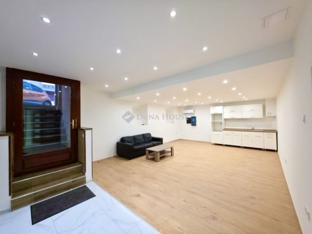 Eladó üzlethelyiség, Budapesten, VII. kerületben 47.9 M Ft