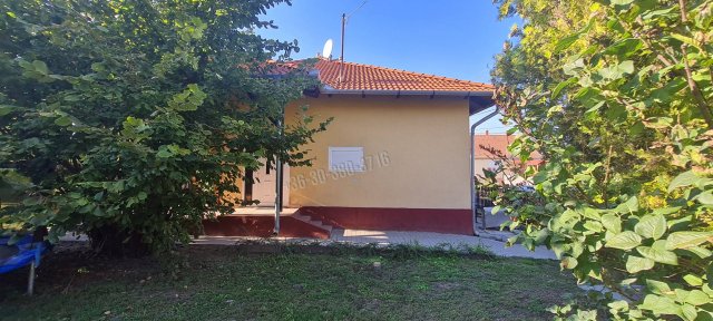 Eladó családi ház, Szalkszentmártonon 44 M Ft, 2+1 szobás