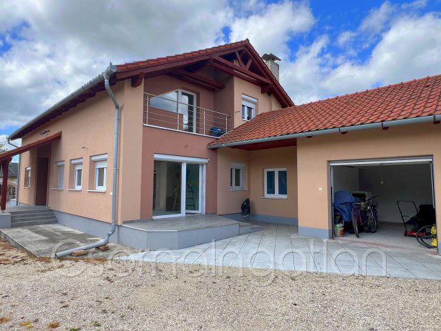 Eladó családi ház, Kónyon 119 M Ft, 6 szobás