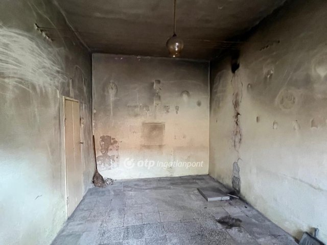 Eladó családi ház, Székesfehérvárott 62 M Ft, 3 szobás