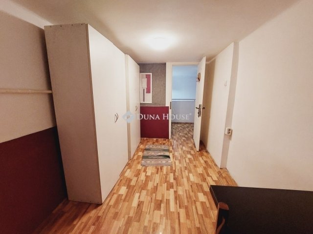 Eladó téglalakás, Budapesten, VIII. kerületben 52.5 M Ft