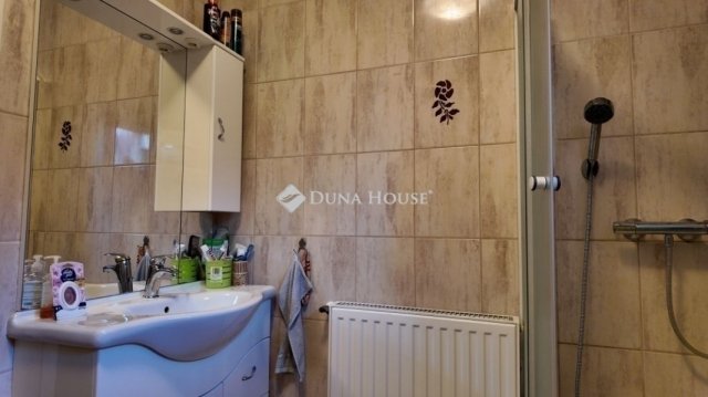 Eladó családi ház, Gyálon 129.99 M Ft, 6 szobás