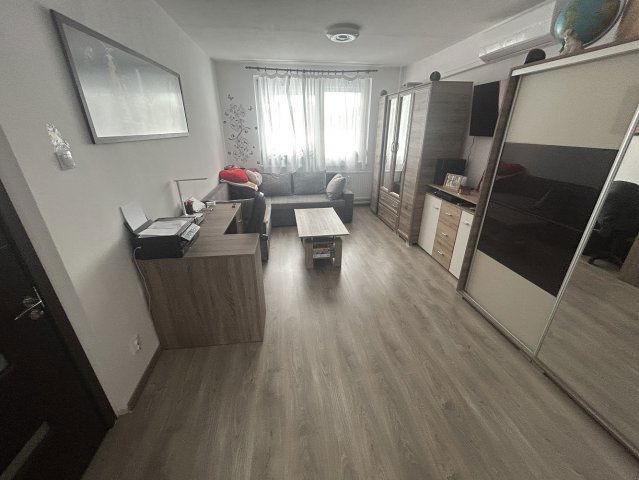 Eladó panellakás, Debrecenben 76 M Ft, 4 szobás