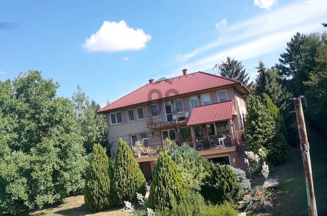 Eladó családi ház, Budapesten, III. kerületben 320 M Ft