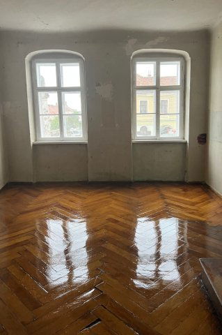 Eladó téglalakás, Kőszegen 64.9 M Ft, 5 szobás