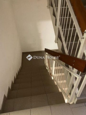 Eladó panellakás, Szegeden 49.9 M Ft, 2+1 szobás