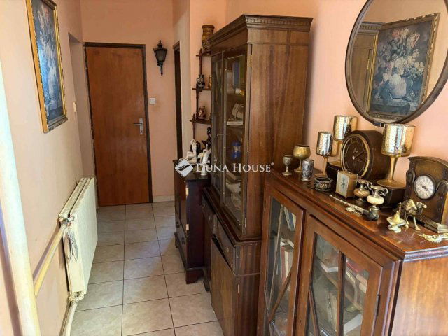 Eladó családi ház, Koroncón 74 M Ft, 5 szobás