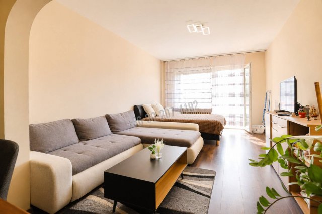 Eladó panellakás, Szegeden, Szilléri sugárúton 48.99 M Ft