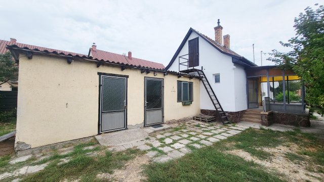Eladó családi ház, Siófokon 47 M Ft, 1 szobás