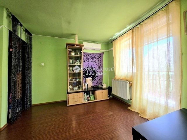 Eladó családi ház, Maglódon 105.73 M Ft, 5 szobás