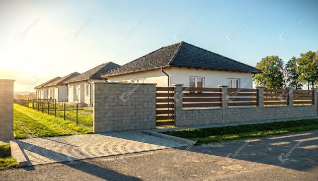 Eladó téglalakás, Monoron 85.9 M Ft, 4 szobás