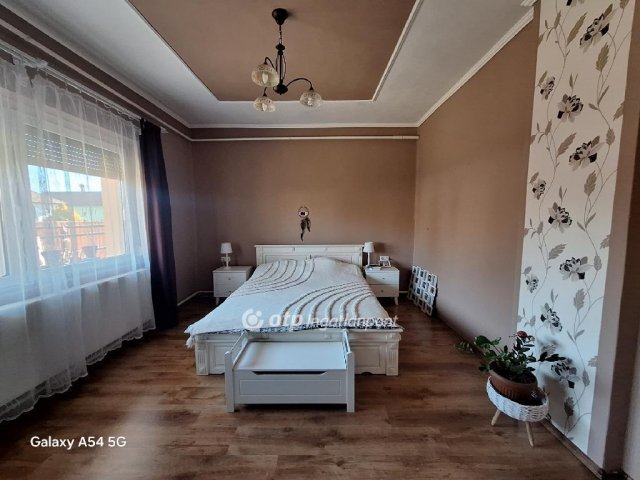 Eladó családi ház, Telekgerendáson 49 M Ft, 2+4 szobás