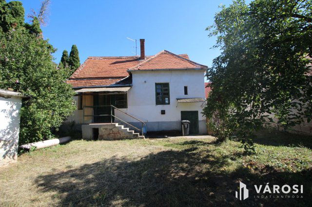 Eladó családi ház, Sárváron 34.9 M Ft, 2 szobás