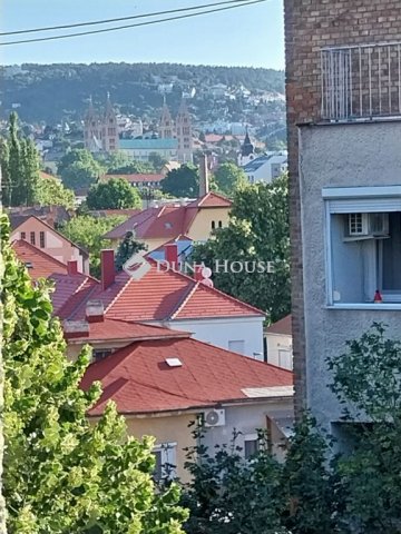 Kiadó téglalakás, albérlet, Pécsett, Kolozsvár utcában