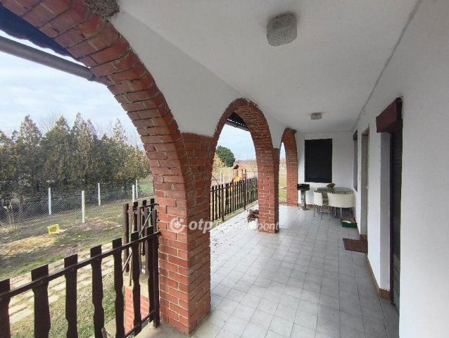 Eladó családi ház, Gárdonyban 109.9 M Ft, 3+3 szobás