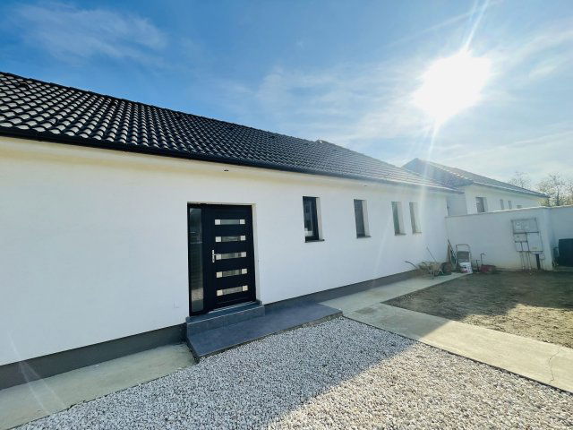 Eladó ikerház, Kerepesen 99.9 M Ft, 4 szobás