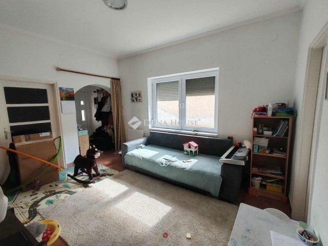 Eladó családi ház, Szabadszálláson 32.8 M Ft, 3 szobás