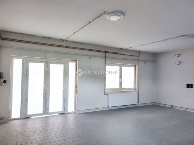 Eladó családi ház, Gyálon 89 M Ft, 1 szobás