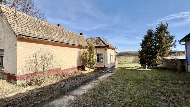 Eladó családi ház, Esztergályhorvátiban 11.5 M Ft, 2 szobás