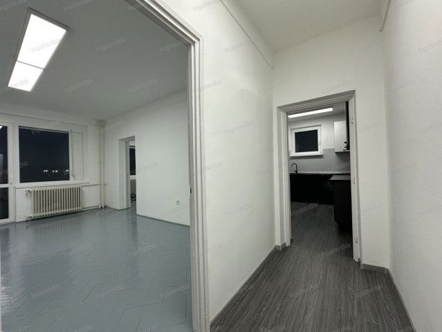 Eladó panellakás, Kazincbarcikán 25.3 M Ft, 2 szobás