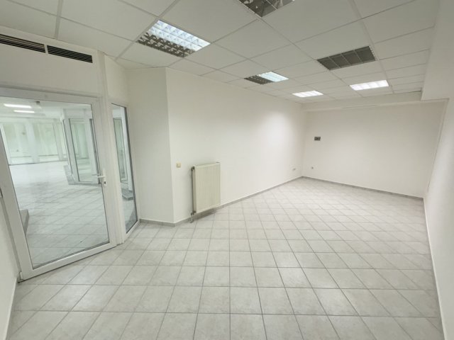 Kiadó üzlethelyiség, Kaposváron, Zárda utcában 48 E Ft / hó