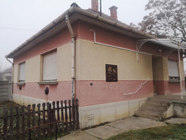 Eladó családi ház, Gyulán 27.9 M Ft, 2+1 szobás