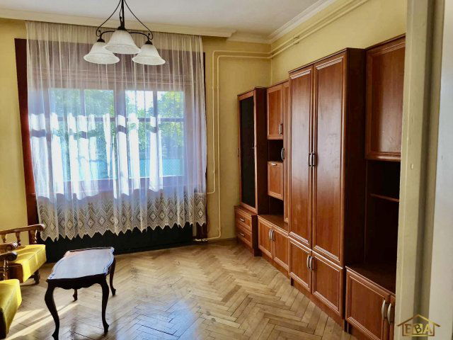 Kiadó családi ház, albérlet, XVIII. kerületben, Hargita téren