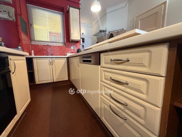 Eladó téglalakás, Budapesten, III. kerületben 134 M Ft, 3 szobás