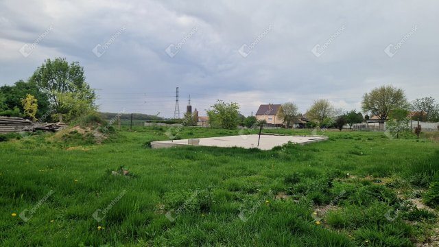 Eladó családi ház, Csémen 29.9 M Ft, 3 szobás