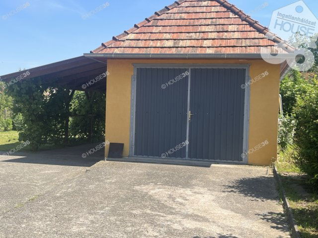 Eladó családi ház, Solton 38 M Ft, 3 szobás
