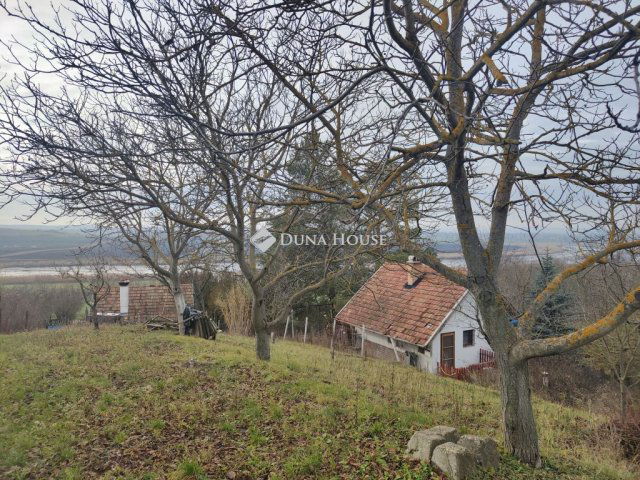 Eladó családi ház, Bicskén 20 M Ft, 2 szobás