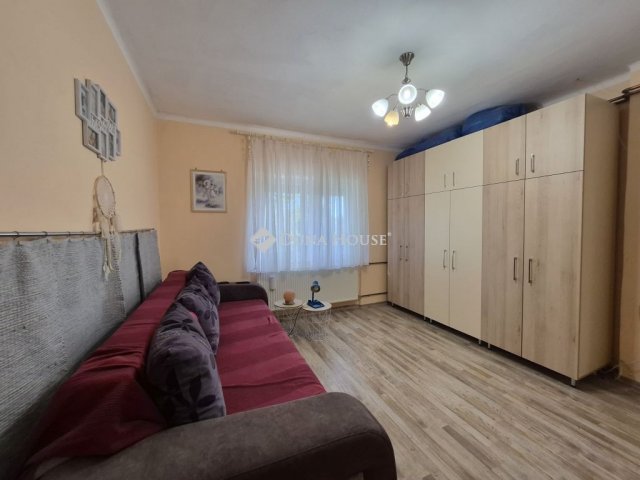 Eladó családi ház, Hottón 32.9 M Ft, 2 szobás
