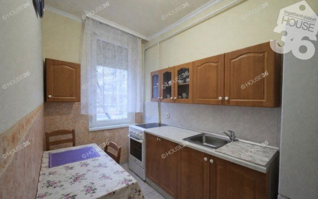 Eladó téglalakás, Nagykőrösön 37.8 M Ft, 2 szobás