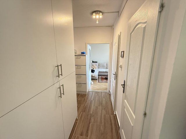 Eladó panellakás, Szentendrén 62.9 M Ft, 2 szobás