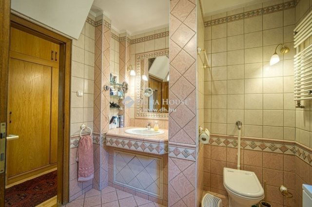 Eladó családi ház, Budapesten, XVIII. kerületben 215.84 M Ft