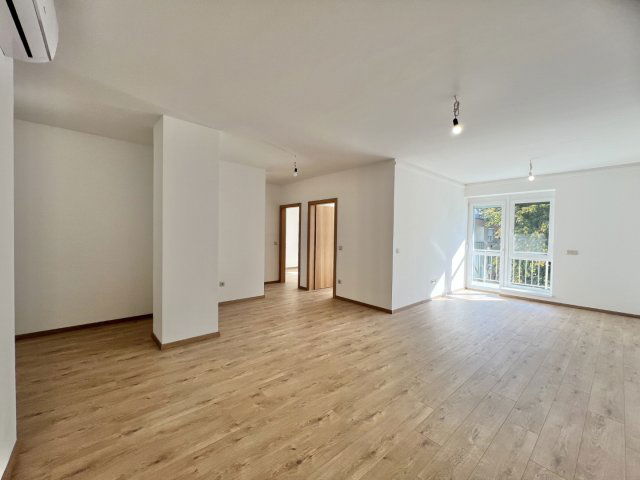 Eladó téglalakás, Kaposváron 81.525 M Ft, 3 szobás