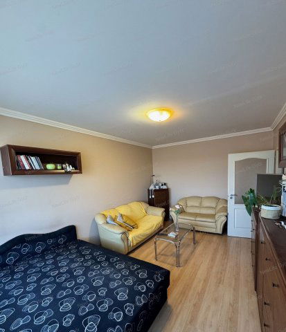 Eladó panellakás, Győrött 55.9 M Ft, 3 szobás