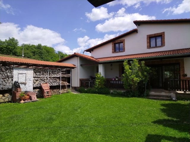 Eladó családi ház, Romonyán 131 M Ft, 5 szobás