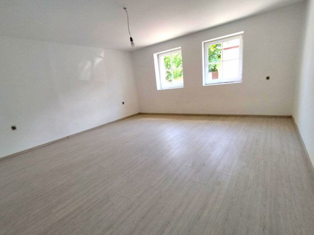 Eladó családi ház, Jánoshalmán 12 M Ft, 2 szobás