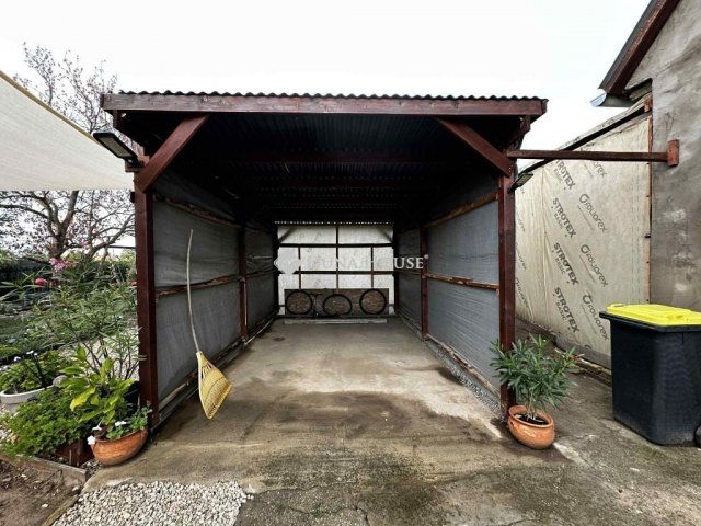 Eladó családi ház, Pincehelyen 35 M Ft, 3 szobás