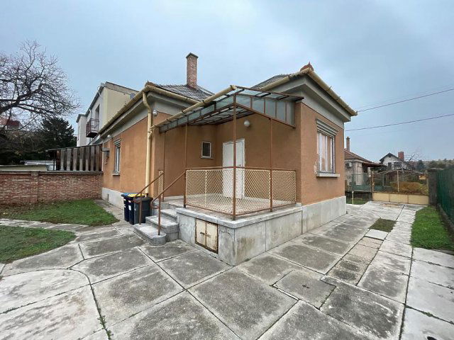 Eladó családi ház, Budapesten, IV. kerületben 140 M Ft