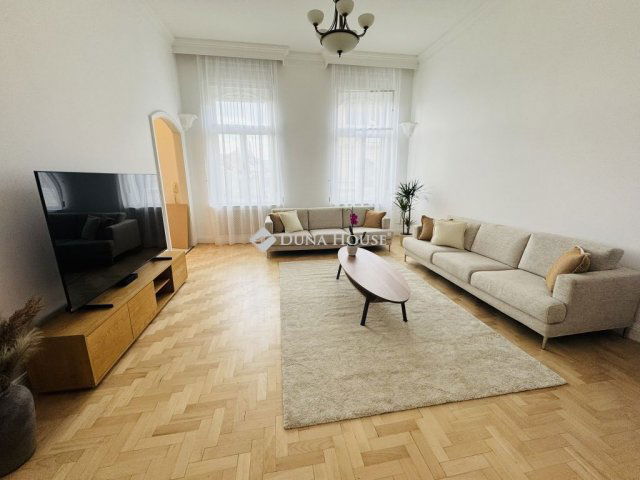 Kiadó téglalakás, albérlet, Budapesten, V. kerületben, 3 szobás